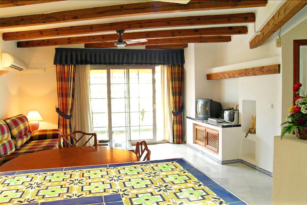 Aparthotel Ona Aldea del Mar Torrevieja Esterno foto