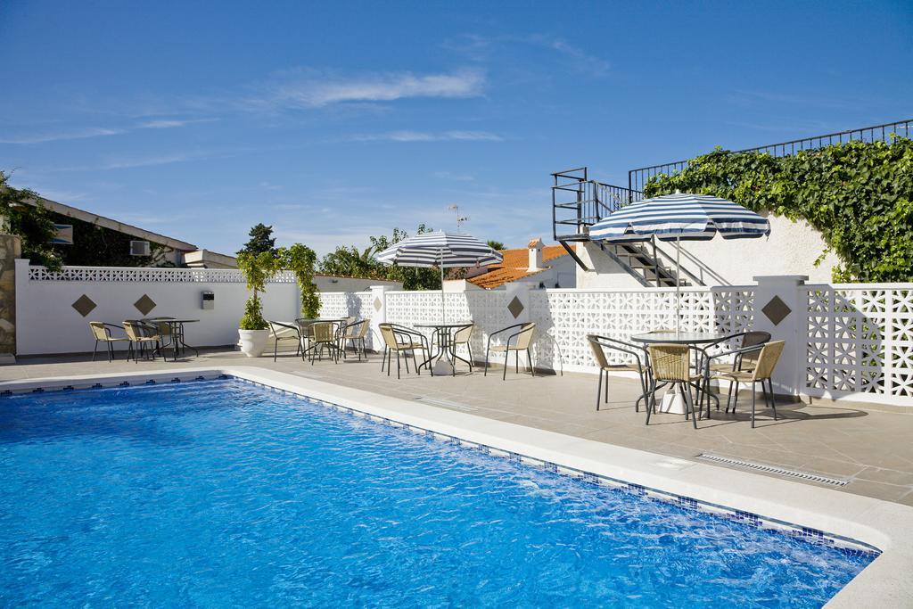 Aparthotel Ona Aldea del Mar Torrevieja Esterno foto