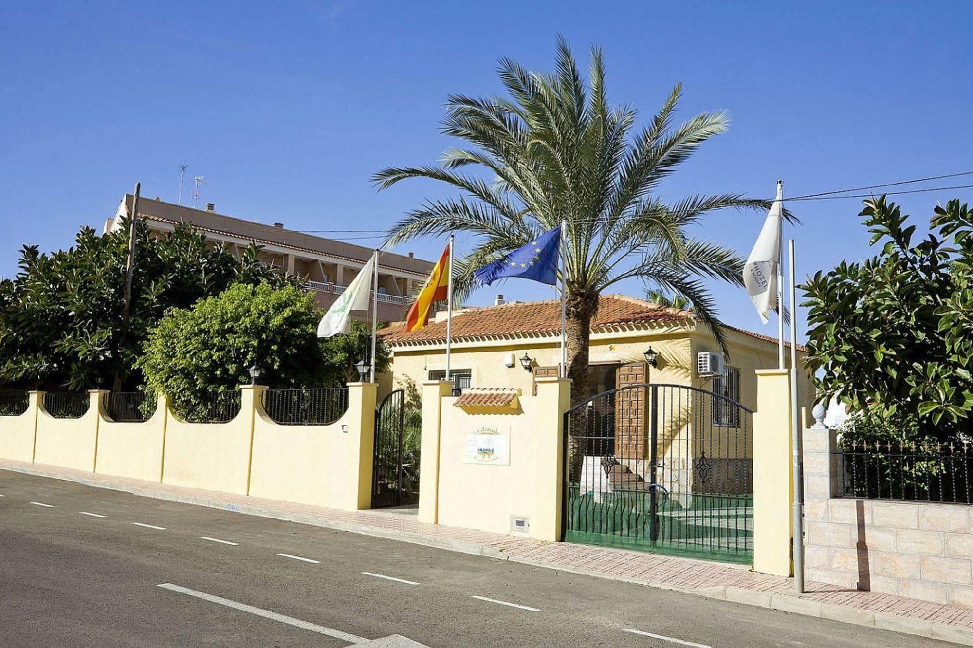 Aparthotel Ona Aldea del Mar Torrevieja Esterno foto