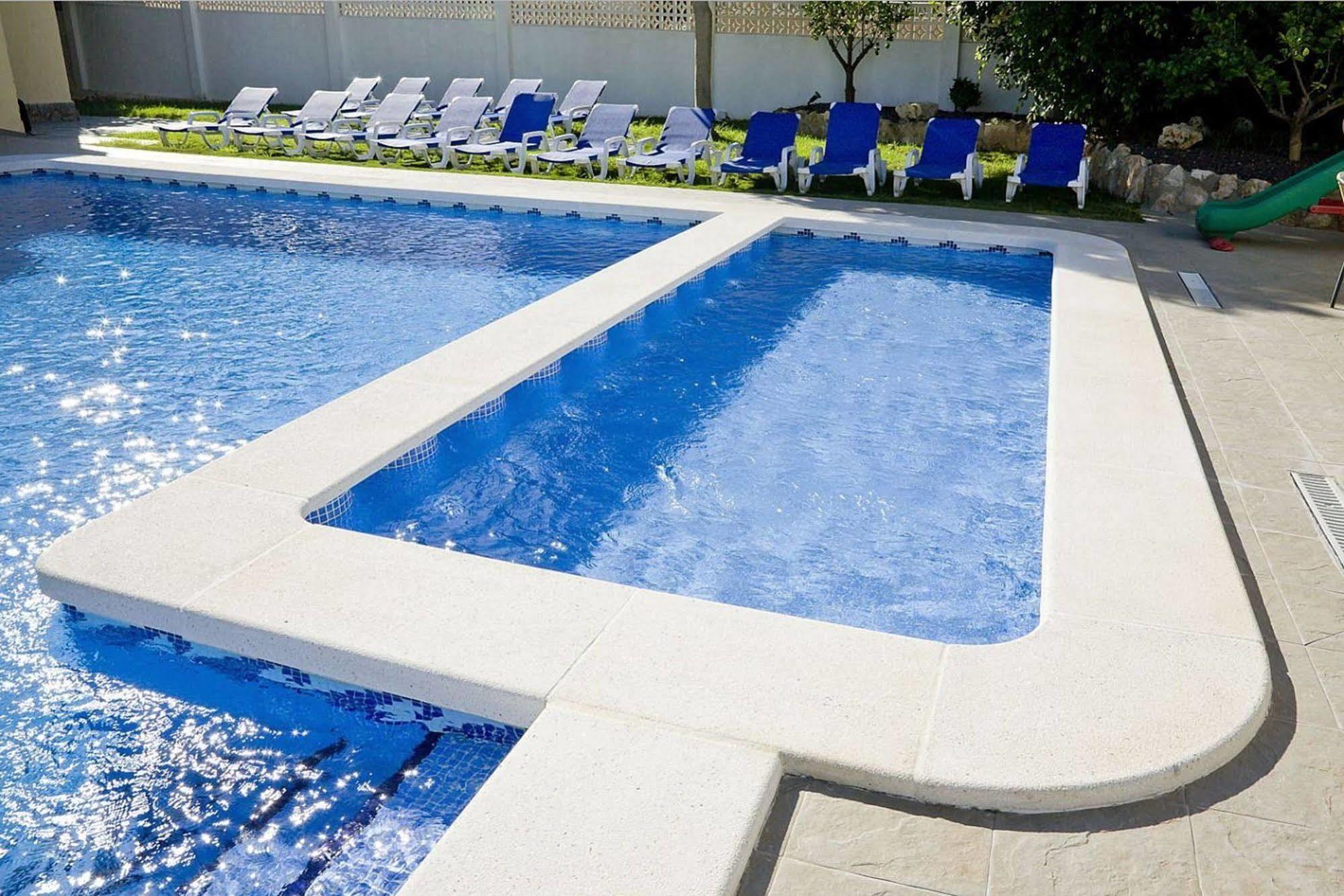 Aparthotel Ona Aldea del Mar Torrevieja Esterno foto