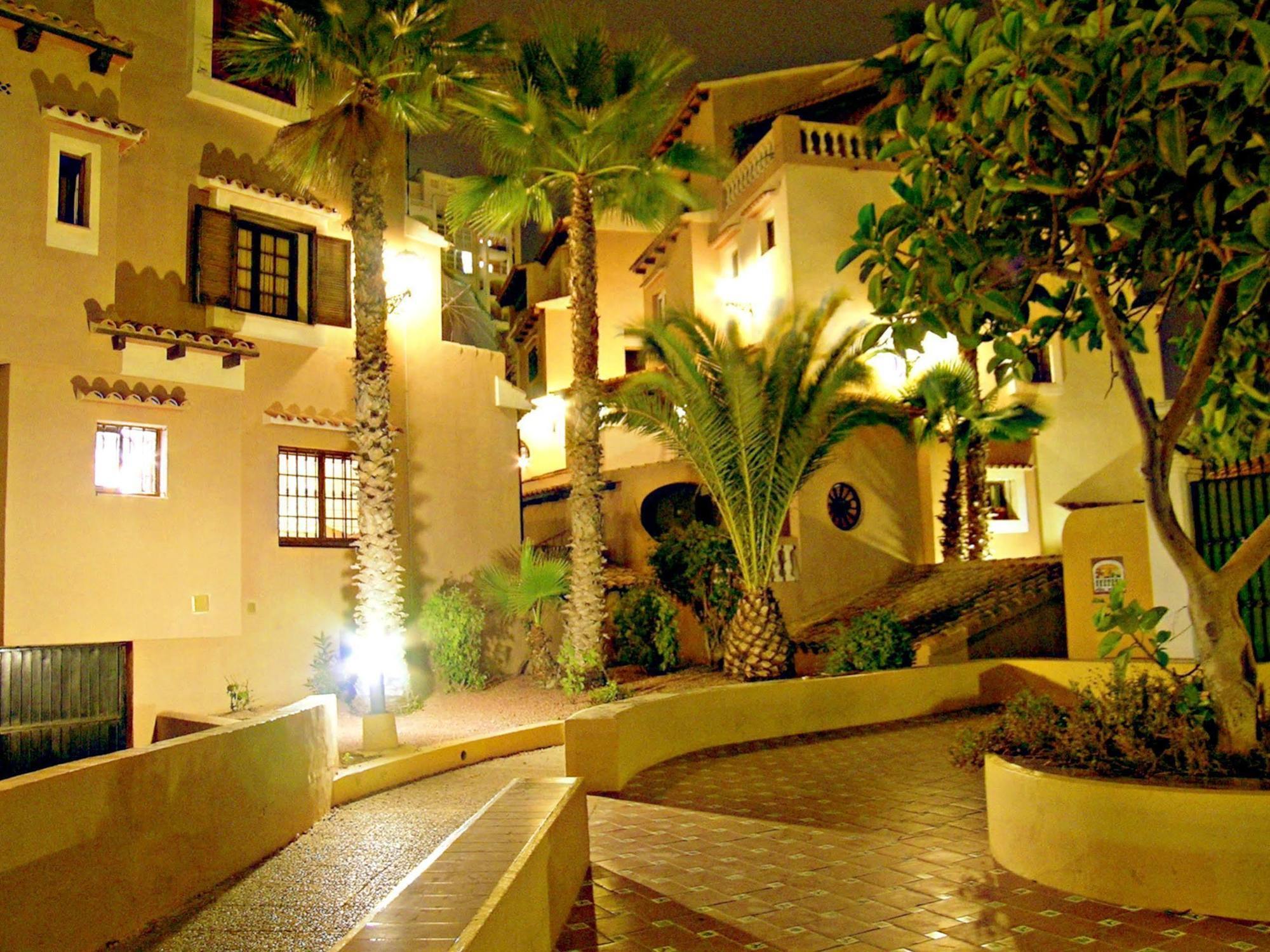 Aparthotel Ona Aldea del Mar Torrevieja Esterno foto